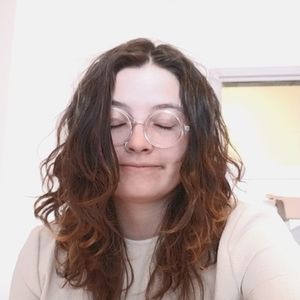 Meet your Posher, Hayley